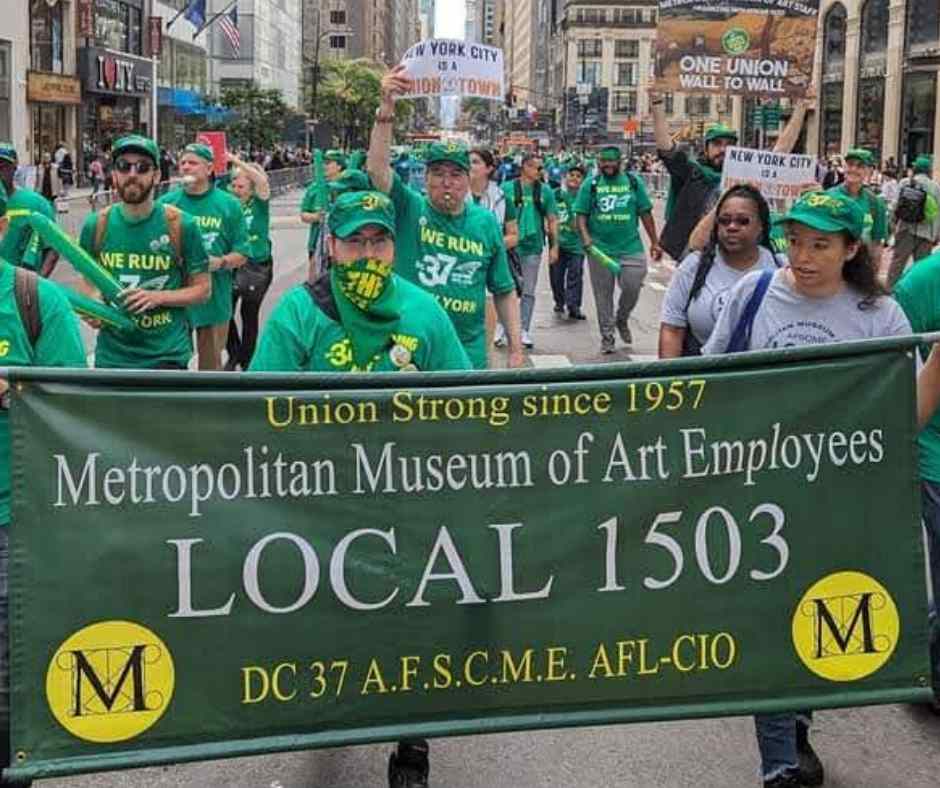 parade.